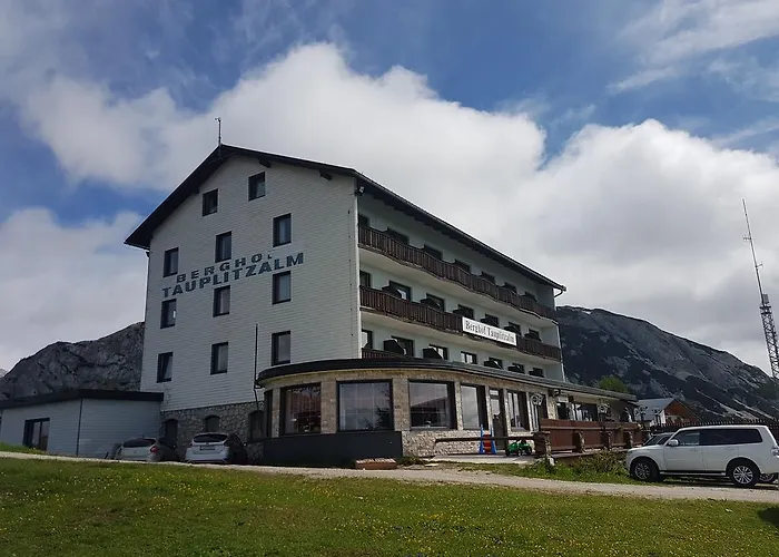 Berghof Hotel 3*